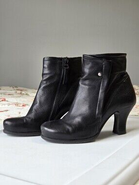 Miz Mooz Fox Black Leather Heeled Ankle Bootie Draped Panel Snap Detail EU 37
